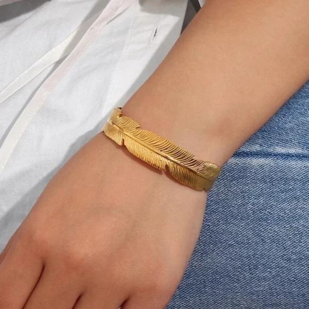 NEW 18K GOLD BANGLE CUFF LEAF BRACELET - Picture 6 of 7